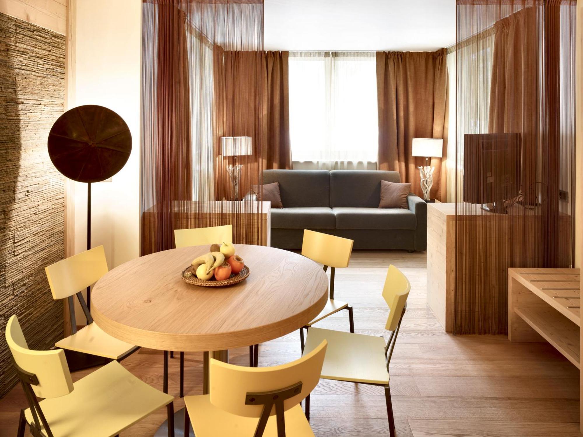 Color Home Suite Apartments Predazzo Kültér fotó