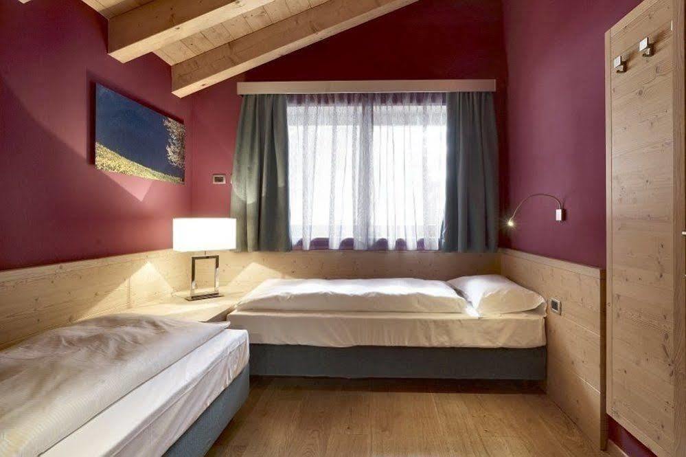 Color Home Suite Apartments Predazzo Kültér fotó